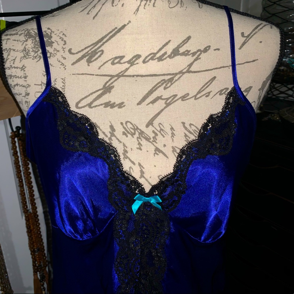 Apt 9 Women’s silk royal blue lingerie/sleep wear